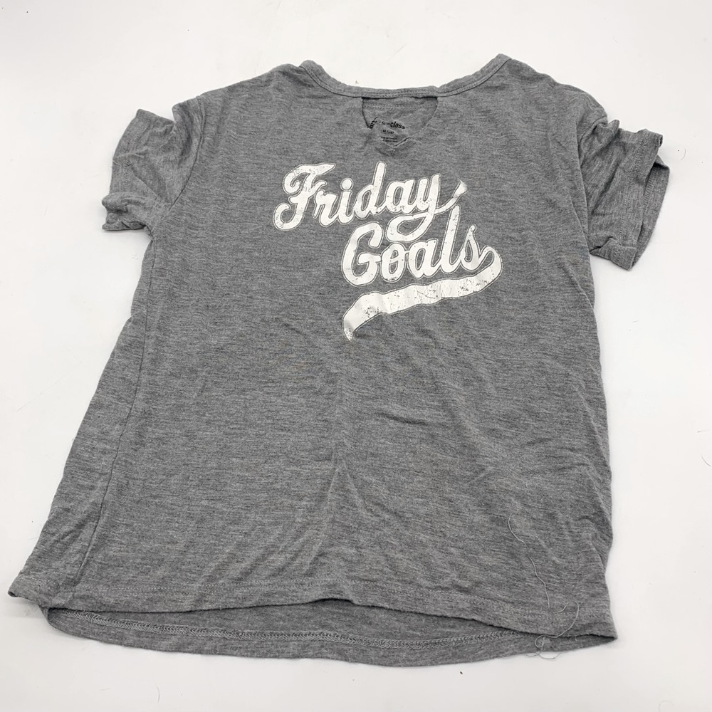 I’m selling a comfortable t - Shirt .